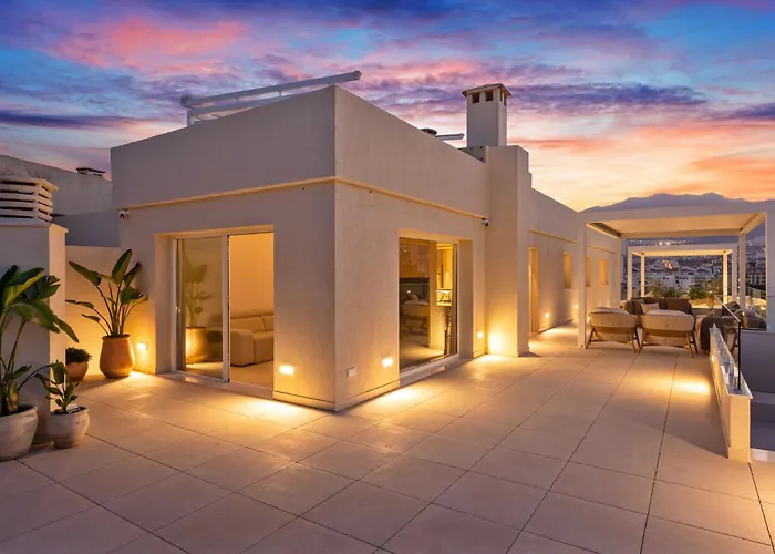 Sunny Penthouse With Amazing Pool By Costarentals - Ref 214