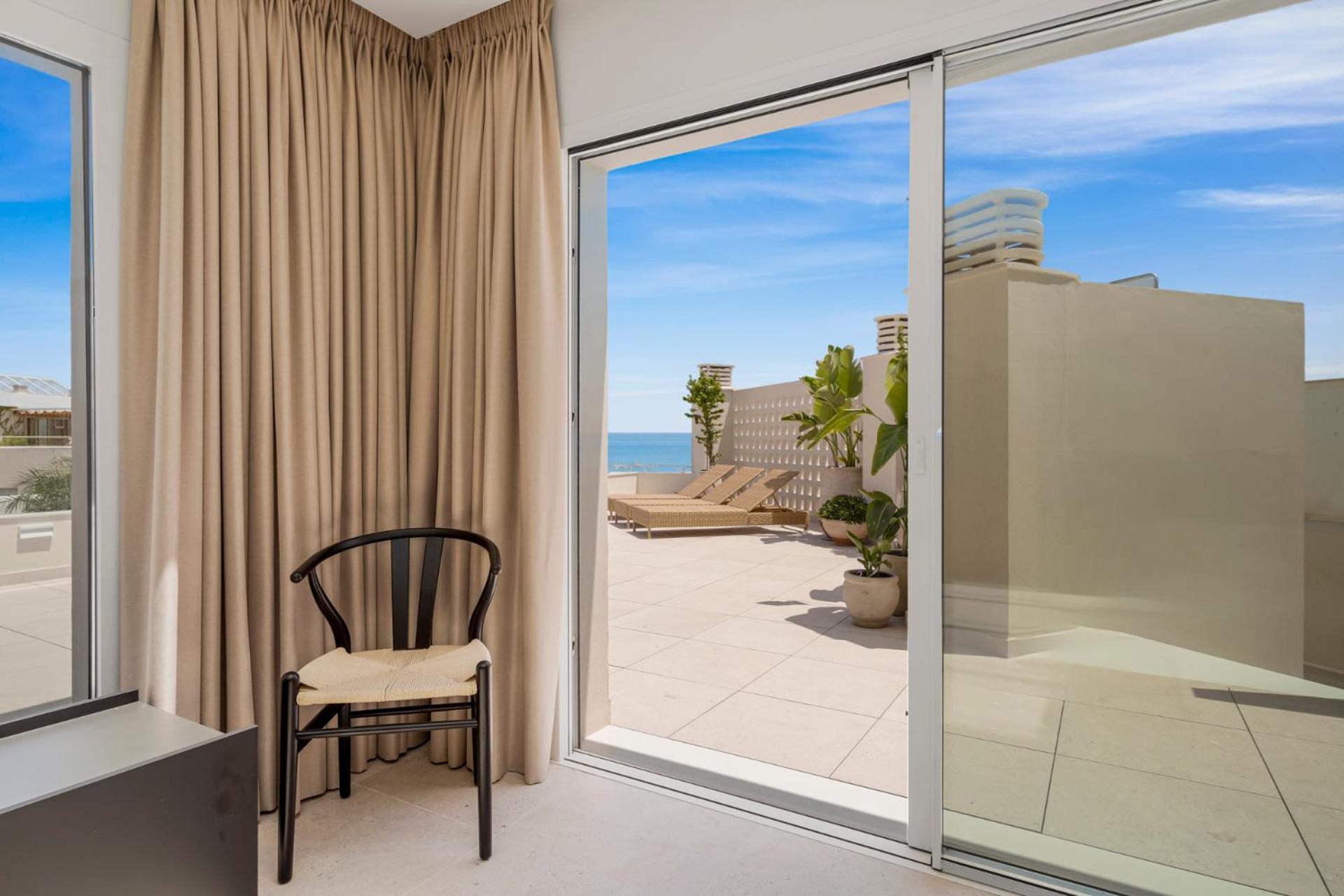 Sunny Penthouse With Amazing Pool By Costarentals - Ref 214 Apartment