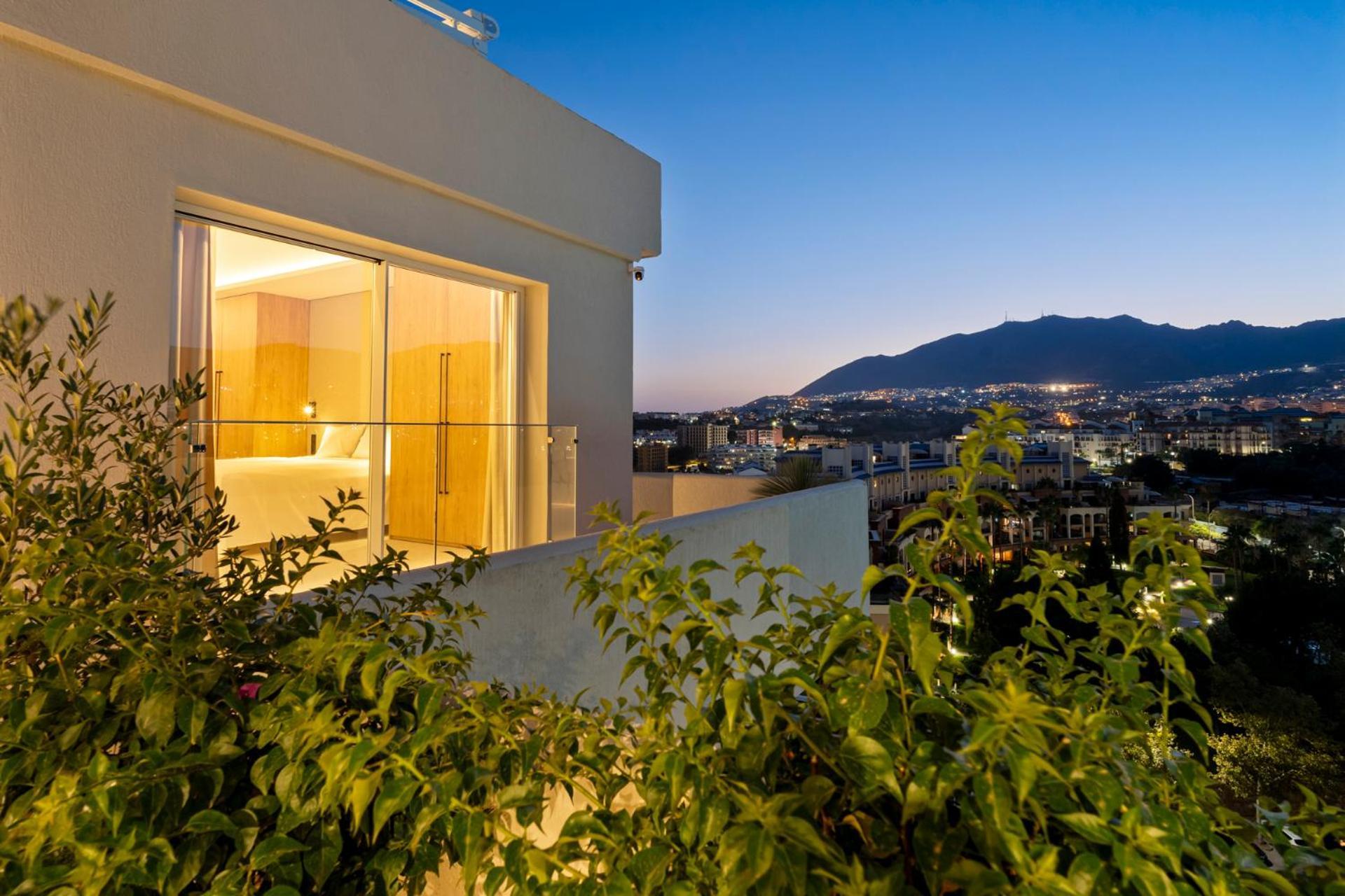 Sunny Penthouse With Amazing Pool By Costarentals - Ref 214 Benalmadena